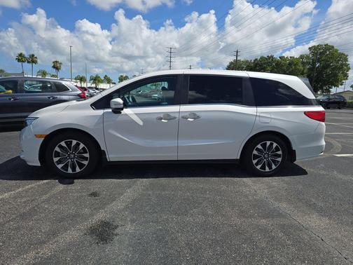 Platinum White Pearl 2023 Honda Odyssey EX-L