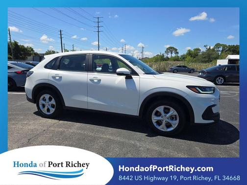 Platinum White 2023 Honda HR-V LX