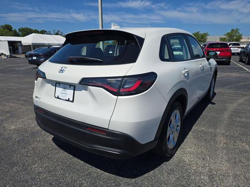 Platinum White 2023 Honda HR-V LX