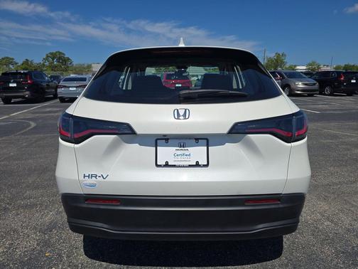 Platinum White 2023 Honda HR-V LX