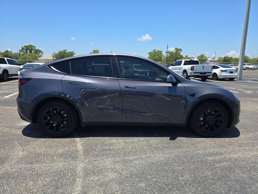 Midnight Silver Metallic 2023 Tesla Model Y Long Range Dual Motor All-Wheel Drive