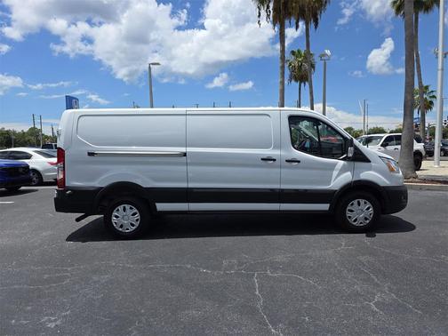 2022 Ford Transit-250 Base