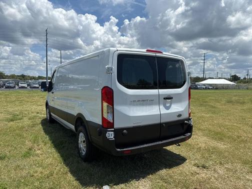2022 Ford Transit-250 Base