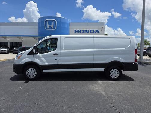 2022 Ford Transit-250 Base