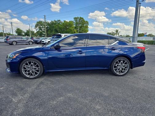 Deep Blue Pearl 2023 Nissan Altima SR VC-Turbo FWD