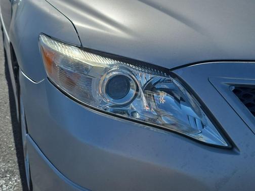 Classic Silver Metallic 2010 Toyota Camry SE