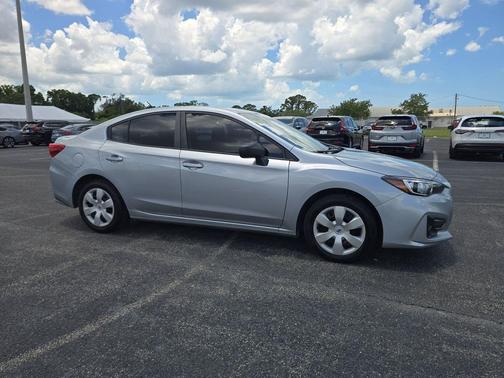 Ice Silver Metallic 2019 Subaru Impreza 2.0i