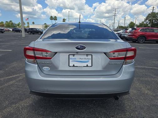 Ice Silver Metallic 2019 Subaru Impreza 2.0i