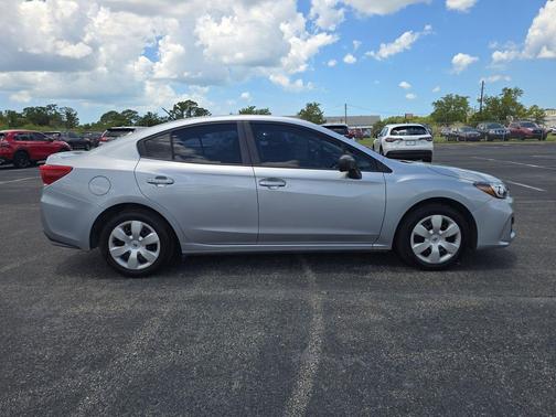 Ice Silver Metallic 2019 Subaru Impreza 2.0i