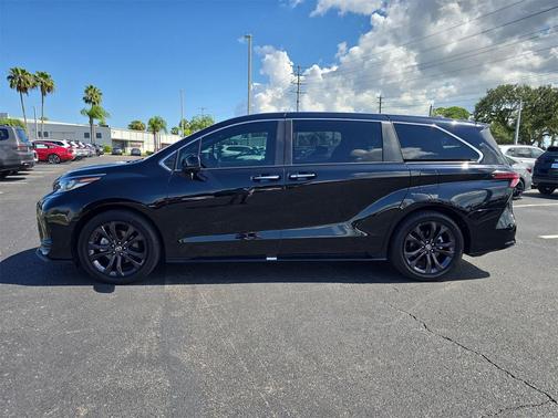 2024 Toyota Sienna XSE 7 Passenger