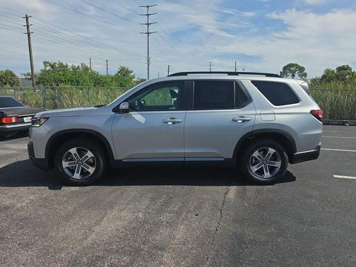 Solar Silver Metallic 2026 Honda Pilot EX-L
