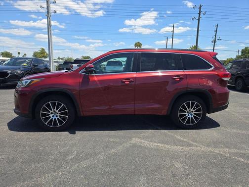 Salsa Red Pearl 2018 Toyota Highlander SE