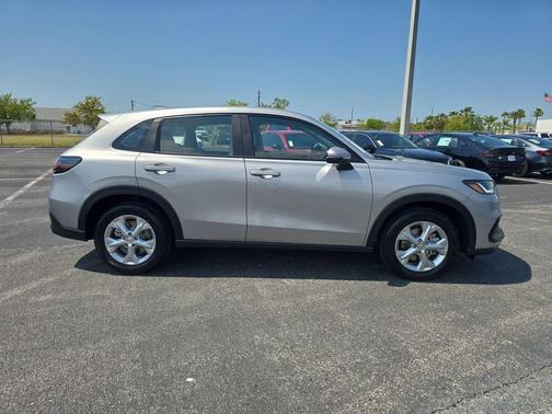 Lunar Silver Metallic 2025 Honda HR-V LX