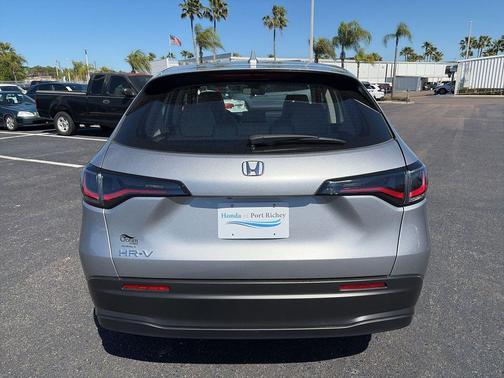 Lunar Silver Metallic 2025 Honda HR-V LX