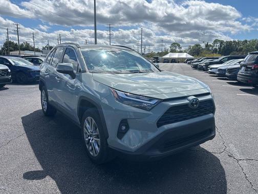 2022 Toyota RAV4 XLE Premium
