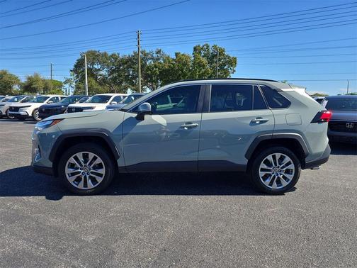 2022 Toyota RAV4 XLE Premium