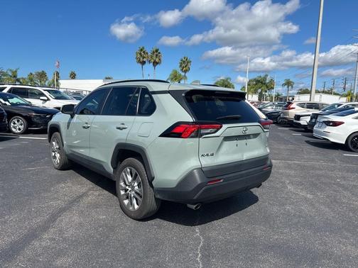 2022 Toyota RAV4 XLE Premium