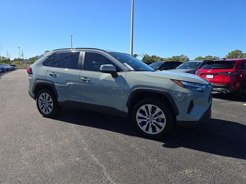 2022 Toyota RAV4 XLE Premium