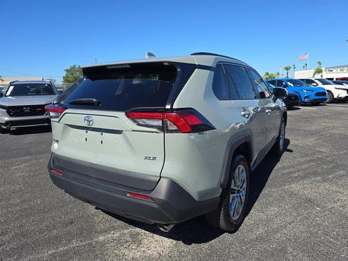 2022 Toyota RAV4 XLE Premium