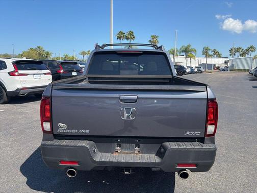 Modern Steel Metallic 2023 Honda Ridgeline RTL