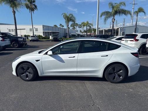 Pearl White Multi-Coat 2023 Tesla Model 3 Standard Range