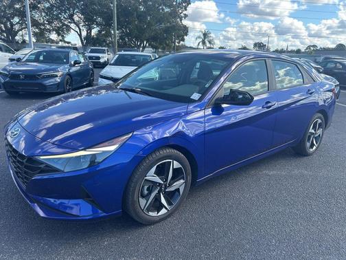 2023 Hyundai ELANTRA SEL