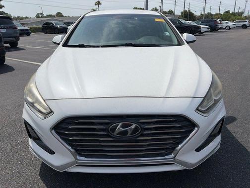 Quartz White Pearl 2018 Hyundai SONATA SE