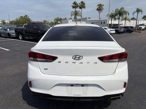 Quartz White Pearl 2018 Hyundai SONATA SE