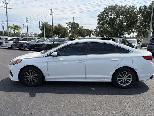 Quartz White Pearl 2018 Hyundai SONATA SE