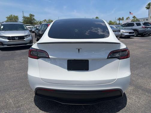 Pearl White Multi-Coat 2023 Tesla Model Y Performance Dual Motor All-Wheel Drive