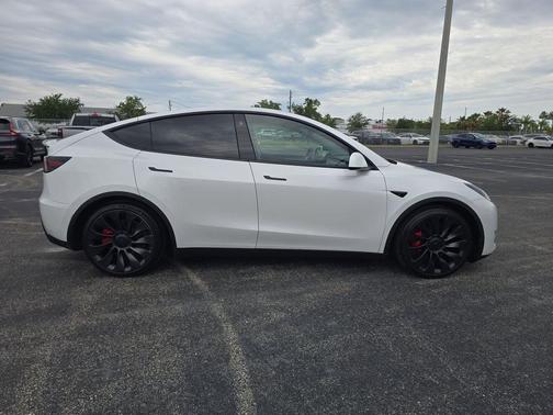 Pearl White Multi-Coat 2023 Tesla Model Y Performance Dual Motor All-Wheel Drive