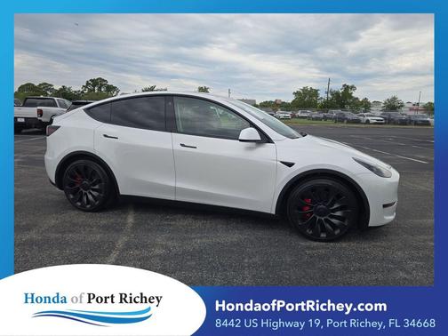 Pearl White Multi-Coat 2023 Tesla Model Y Performance Dual Motor All-Wheel Drive