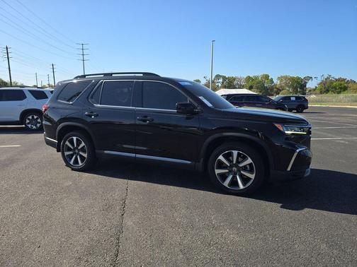 2023 Honda Pilot AWD Elite