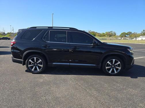 2023 Honda Pilot AWD Elite