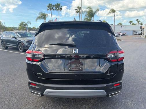 2023 Honda Pilot AWD Elite