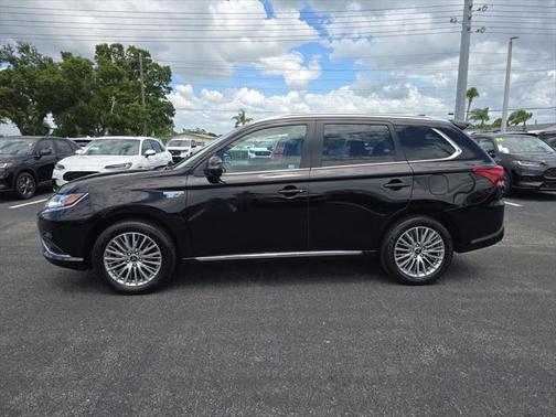 2022 Mitsubishi Outlander PHEV GT
