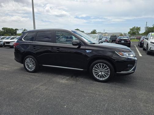 2022 Mitsubishi Outlander PHEV SEL