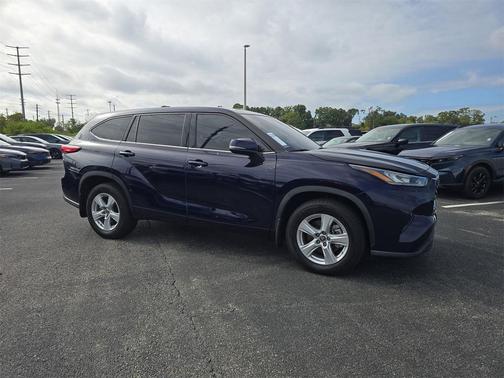 2020 Toyota Highlander LE