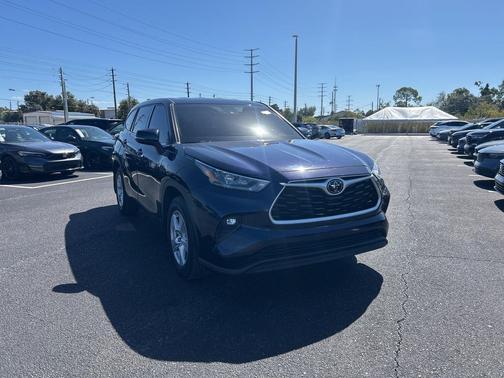 2020 Toyota Highlander LE