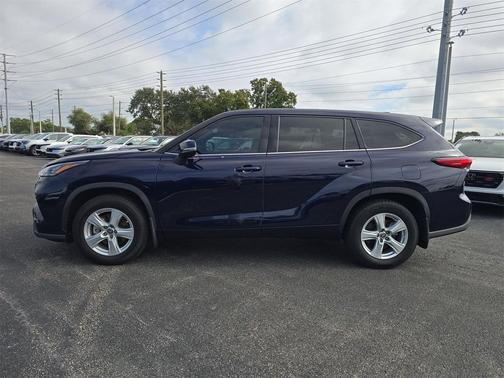 2020 Toyota Highlander LE