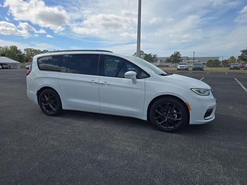 2021 Chrysler Pacifica Touring