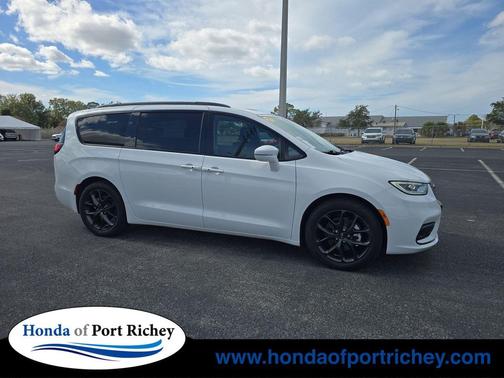 2021 Chrysler Pacifica Touring