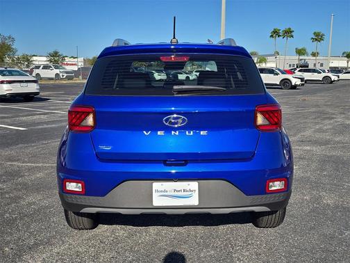 2024 Hyundai VENUE Limited