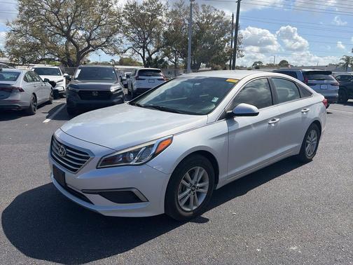 2016 Hyundai SONATA SE