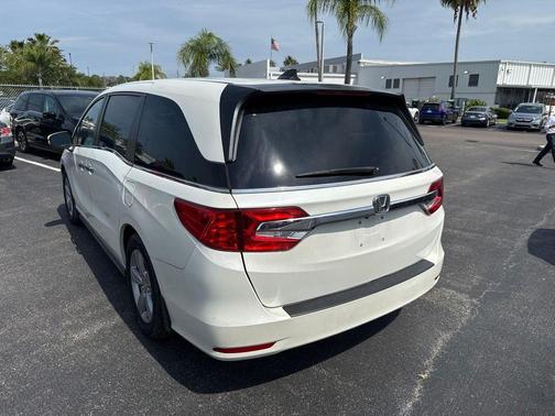 White Diamond Pearl 2018 Honda Odyssey EX-L