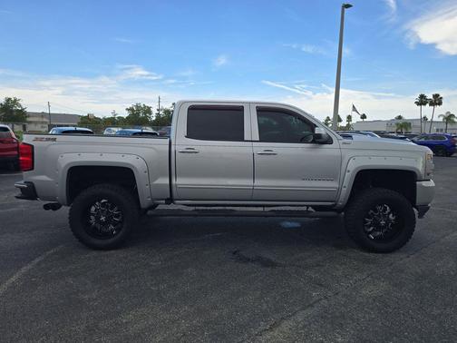 Silver Ice Metallic 2018 Chevrolet Silverado 1500 2LT