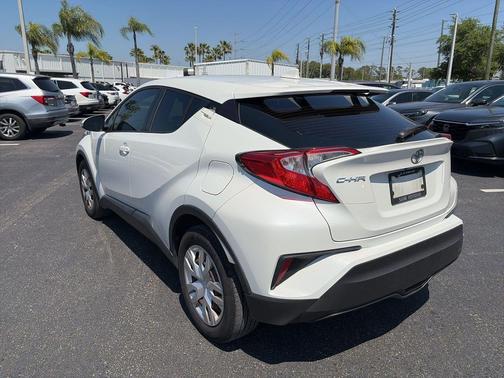Blizzard Pearl 2021 Toyota C-HR LE