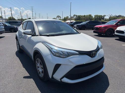 Blizzard Pearl 2021 Toyota C-HR LE