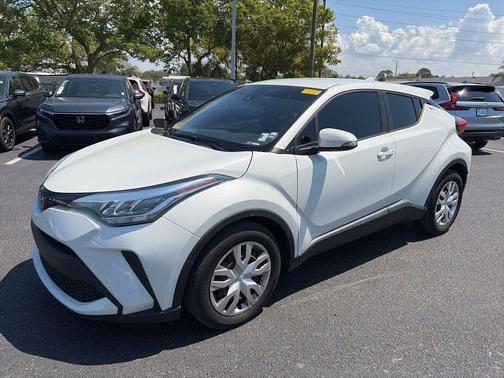 Blizzard Pearl 2021 Toyota C-HR LE