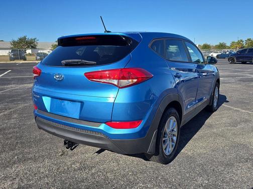 2017 Hyundai TUCSON SE